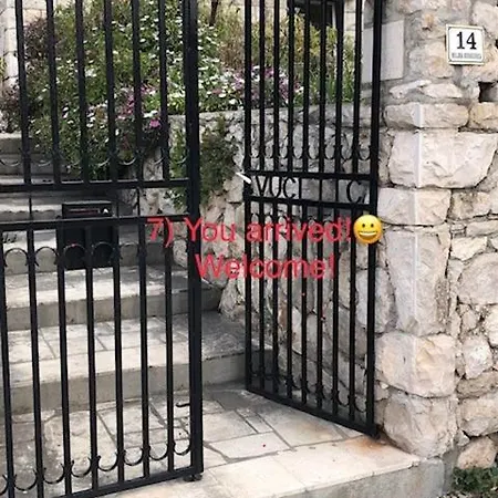 Cozy New Flat For 2 Or 3 * フヴァル