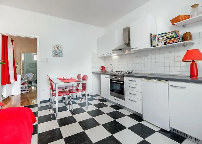Cozy New Flat For 2 Or 3 * Hvar Town