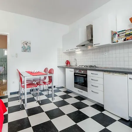 Cozy New Flat For 2 Or 3 * هفار