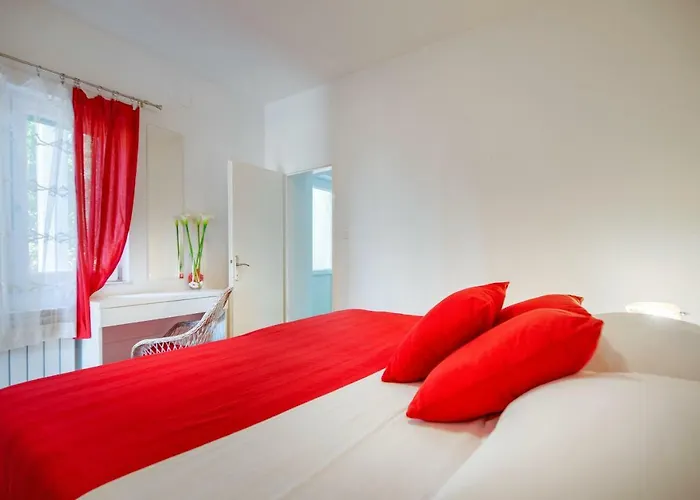 Cozy New Flat For 2 Or 3